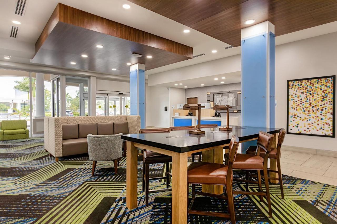 Holiday Inn Express & Suites - Miramar By Ihg ภายนอก รูปภาพ